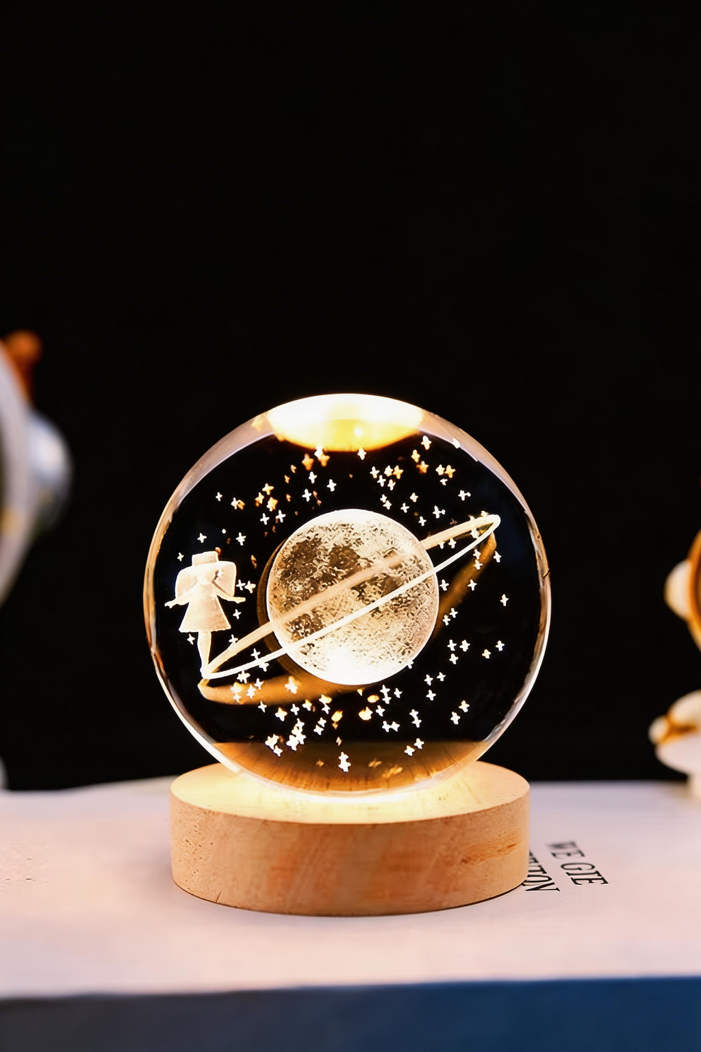 Lámpara Esfera de Cristal Giratoria
